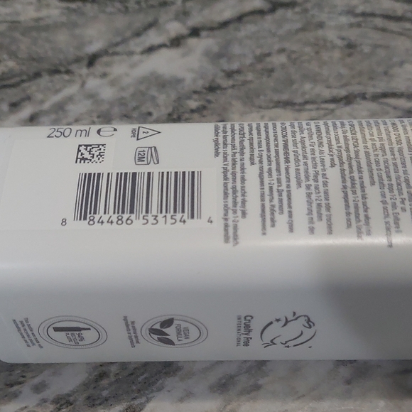 Biolage All In One Multi-Benefit Hairspray - White - Picture 6 of 8